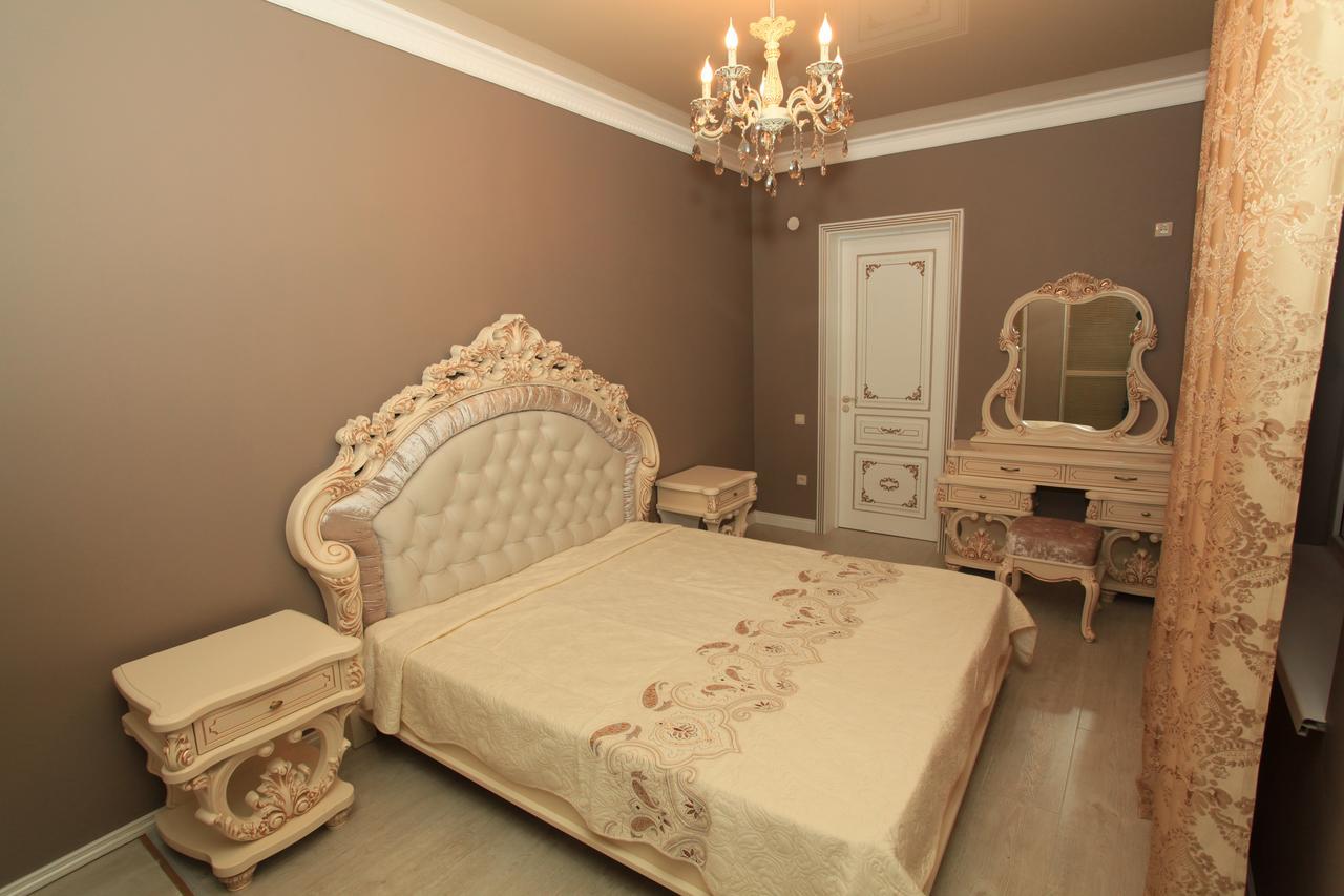 Guest House Esma Sukhumi Eksteriør bilde