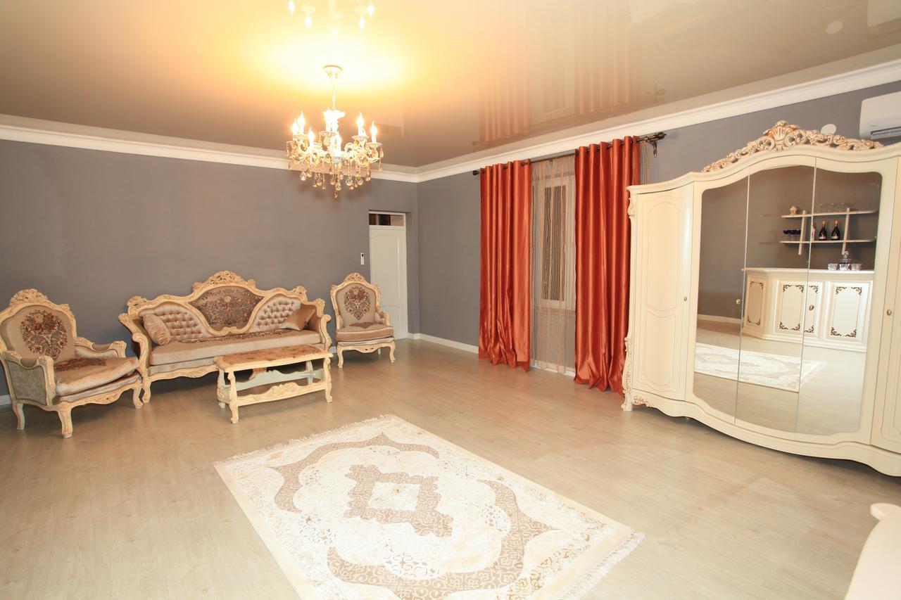 Guest House Esma Sukhumi Eksteriør bilde
